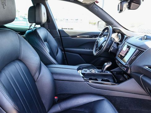 Used 2023 Maserati Levante Modena AWD/4WD image 18