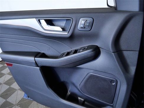 Certified 2022 Ford Escape Titanium w/ Class II Trailer Tow Package image 23