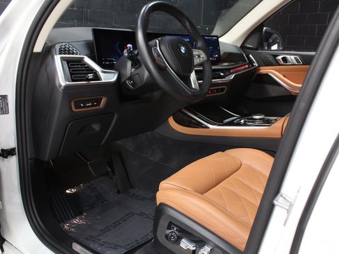 Used 2025 BMW X7 xDrive40i AWD/4WD image 27