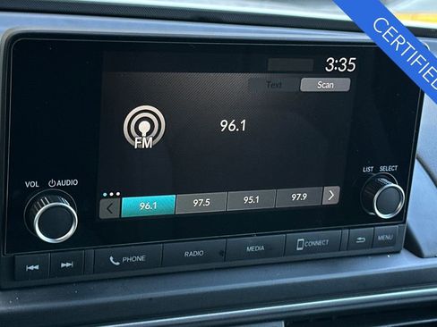 Certified 2025 Honda Pilot Sport image 22