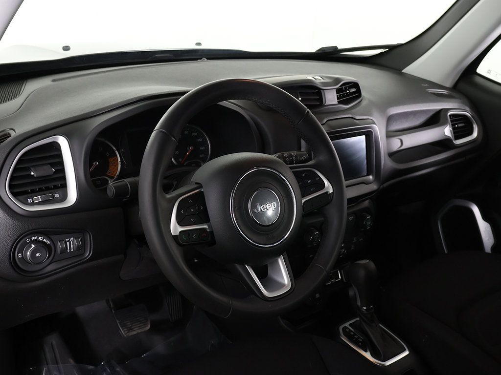 Used 2019 Jeep Renegade Latitude AWD/4WD image 23
