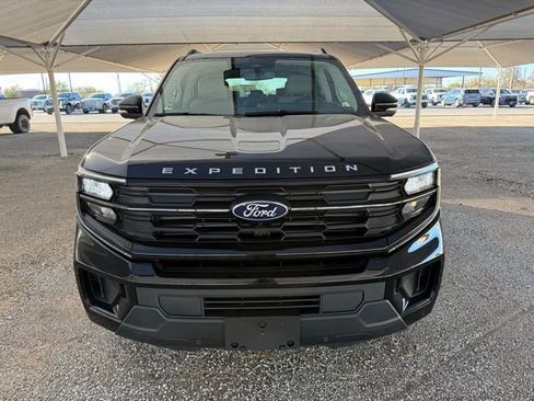 New 2025 Ford Expedition Active image 2
