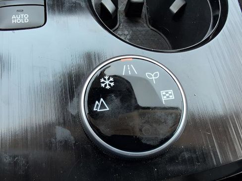 Used 2024 Nissan Rogue SV AWD/4WD image 15