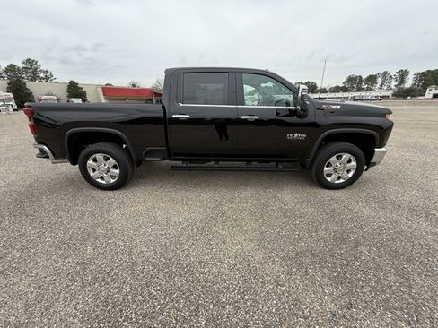 Used 2023 Chevrolet Silverado 2500 LTZ w/ LTZ Texas Edition image 10