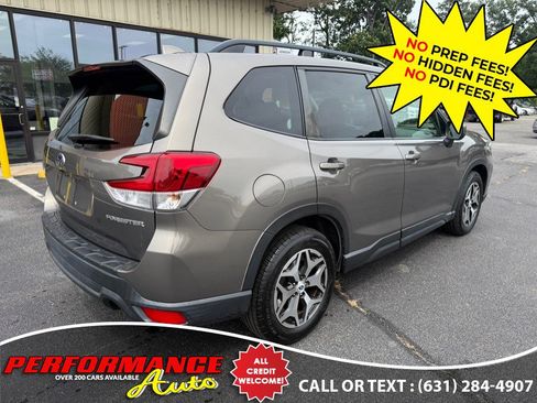 Used 2021 Subaru Forester Premium AWD/4WD image 6