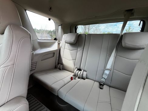 Used 2017 Cadillac Escalade Luxury image 25