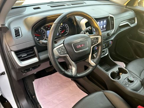 Used 2024 GMC Terrain SLT image 14