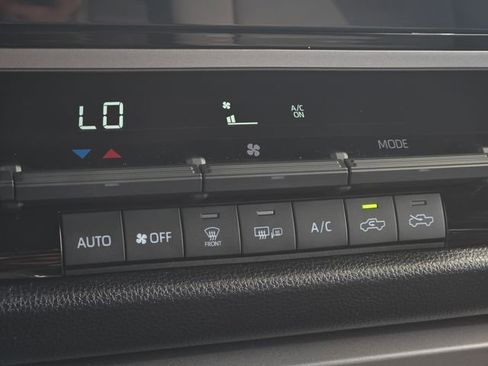 Used 2025 Toyota Tundra SR5 w/ SR5 Convenience Package AWD/4WD image 21