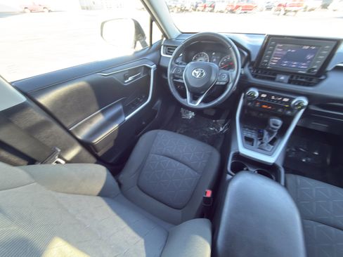 Used 2021 Toyota RAV4 XLE w/ Convenience Package image 24