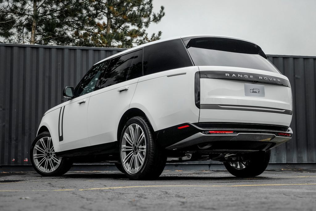 New 2026 Land Rover Range Rover Long Wheelbase SE AWD/4WD image 2
