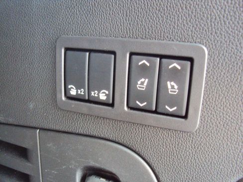 Used 2019 GMC Yukon SLT AWD/4WD image 15