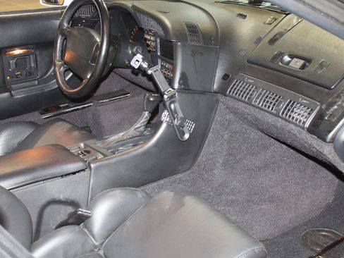 Used 1992 Chevrolet Corvette Coupe RWD image 12