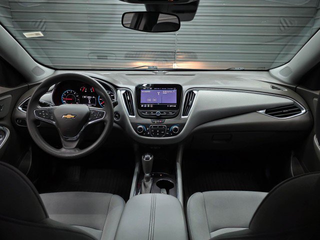 Used 2020 Chevrolet Malibu LT FWD image 12