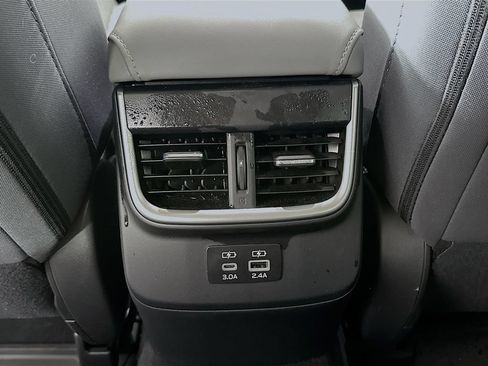 Used 2024 Subaru Outback Premium w/ Popular Package #1A AWD/4WD image 4