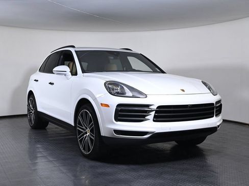 Certified 2023 Porsche Cayenne Platinum Edition AWD/4WD image 9