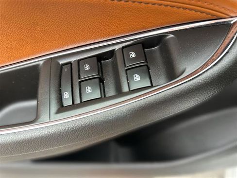 Used 2018 Chevrolet Cruze Premier image 15