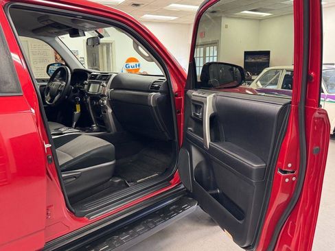 Used 2019 Toyota 4Runner SR5 image 14