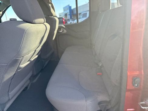 Used 2016 Nissan Frontier SV image 26