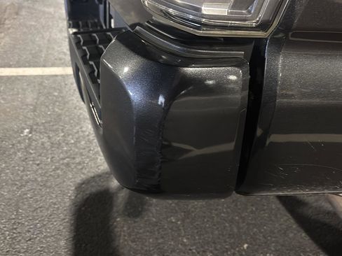 Used 2020 Toyota Tacoma TRD Sport image 4