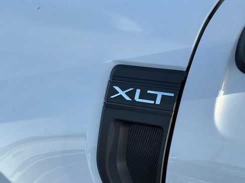 New 2026 Ford Maverick XLT w/ XLT Luxury Package FWD image 8