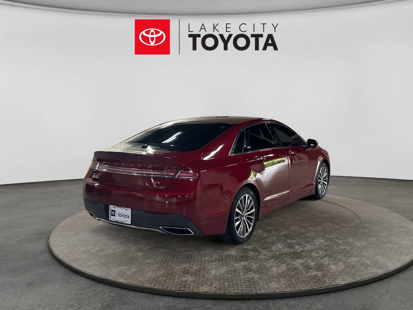 Used 2019 Lincoln MKZ Reserve FWD image 9