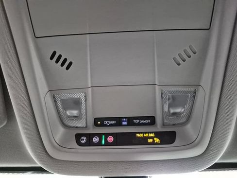 Used 2020 GMC Acadia SLE FWD image 23