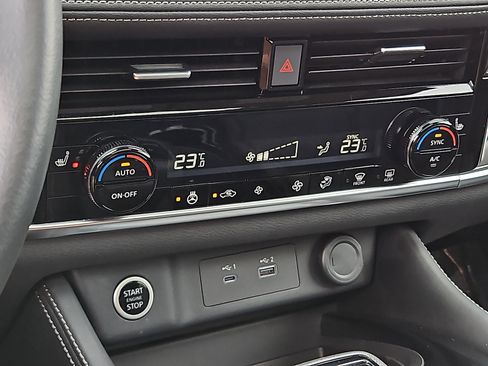 Certified 2023 Nissan Rogue SL image 16