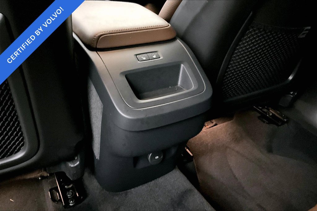 Used 2025 Volvo XC60 B5 Plus AWD/4WD image 31
