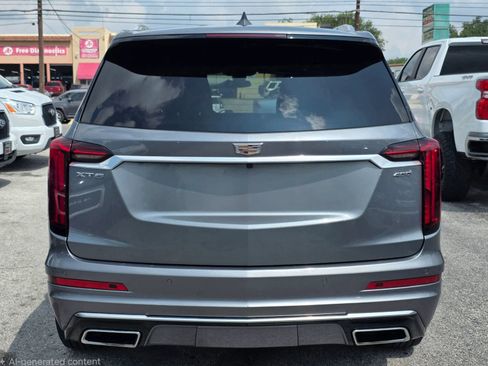 Used 2022 Cadillac XT6 Premium Luxury FWD image 4