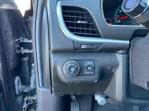 Used 2016 Chevrolet Traverse LT w/ Style and Technology Package image 34