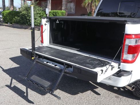 Used 2022 Ford F150 Limited image 10