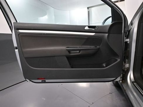 Used 2006 Volkswagen GTI 2.0T 2-Door FWD image 13