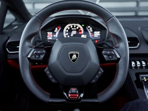 Used 2024 Lamborghini Huracan EVO image 43