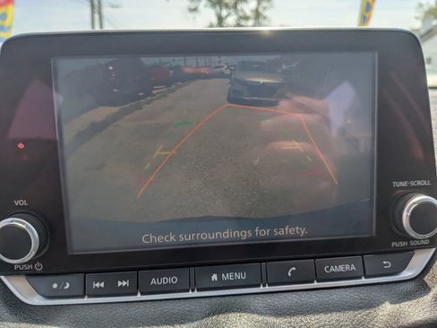 Used 2020 Nissan Sentra SV FWD image 46