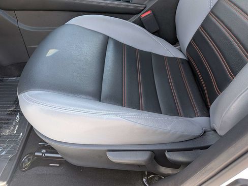 Used 2023 Nissan Kicks SR w/ SR Premium Package FWD image 21