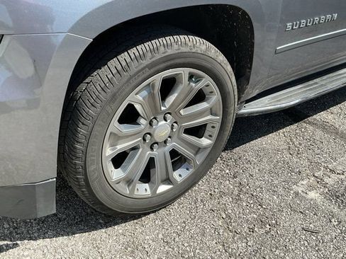 Used 2018 Chevrolet Suburban Premier AWD/4WD image 16
