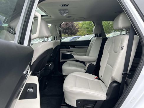 Certified 2023 Kia Telluride S w/ S Sunroof Package AWD/4WD image 11