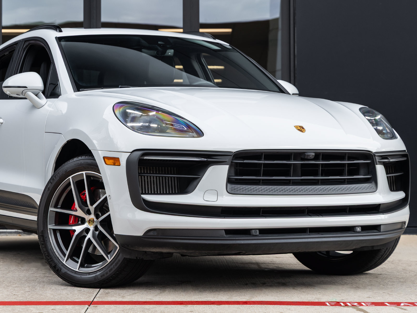 Used 2022 Porsche Macan S AWD/4WD image 9