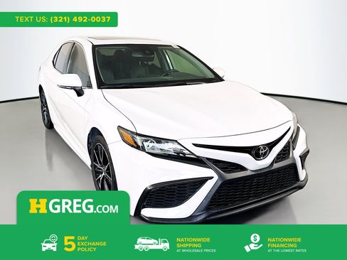 Used 2024 Toyota Camry SE w/ Convenience Package FWD image 1