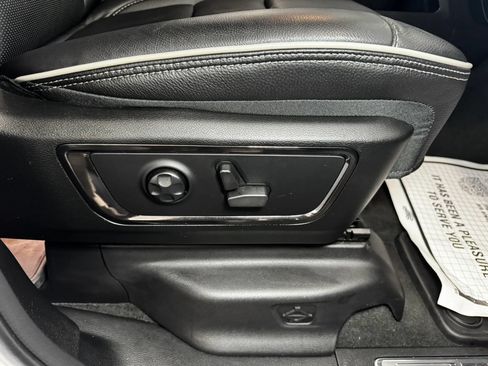 Used 2023 RAM 1500 Limited AWD/4WD image 15