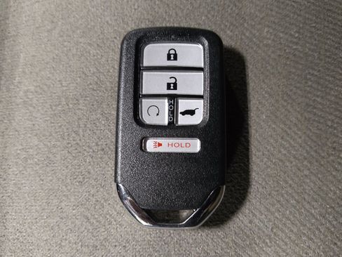 Used 2017 Honda Pilot LX image 32