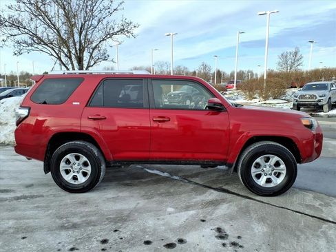 Certified 2018 Toyota 4Runner SR5 image 7