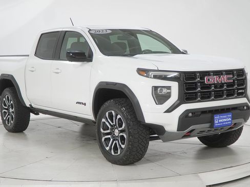 Used 2023 GMC Canyon AT4 w/ AT4 Premium Package AWD/4WD image 13