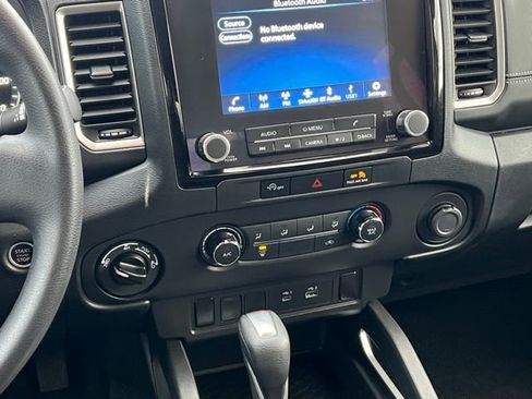 Used 2023 Nissan Frontier SV image 18