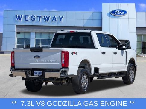 Used 2025 Ford F250 XLT AWD/4WD image 3