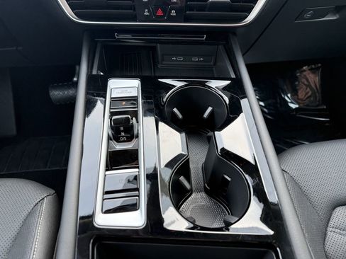 Used 2025 Volkswagen Atlas SE image 20