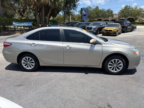 Used 2016 Toyota Camry LE FWD image 6