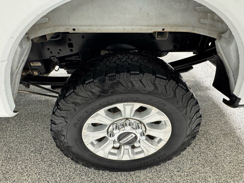 Used 2022 Ford F250 XLT w/ XLT Value Package image 4