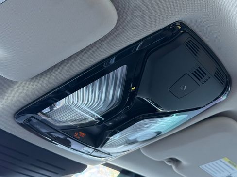 Certified 2024 BMW X7 xDrive40i w/ Premium Package image 25