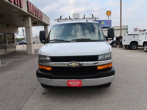 Used 2020 Chevrolet Express 3500 w/ Power Convenience Package RWD image 2